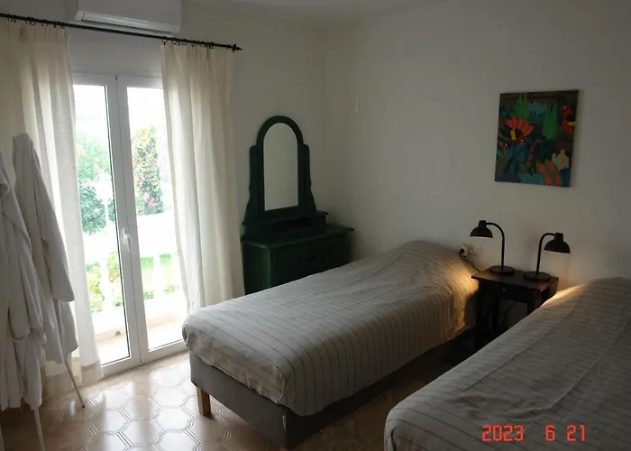 Jardines De 18 Menyber בית נופש