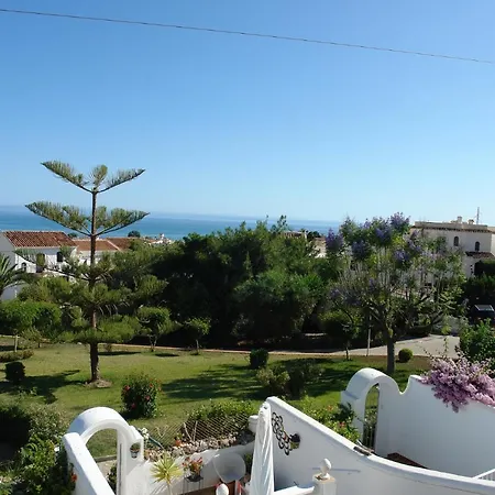 Jardines De 18 Menyber 펜션 네르하