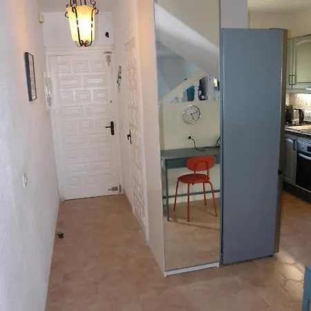 Holiday home Jardines De 18 Menyber *