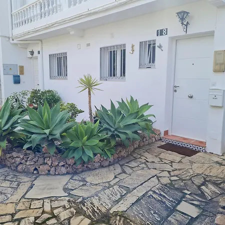 펜션 Jardines De 18 Menyber 네르하